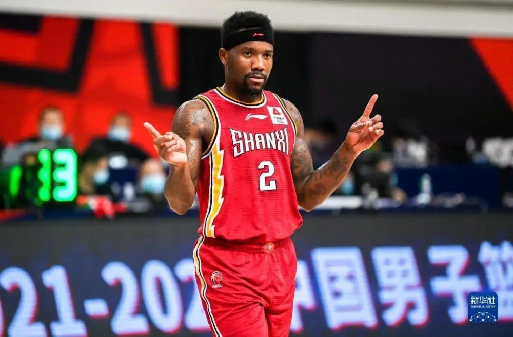 他是黑莲教教主的义弟，在教派里坐第二把交椅。